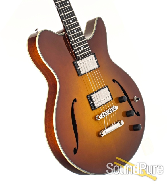 Eastman Romeo Semi-Hollow Electric Guitar #P2303682 — image 2