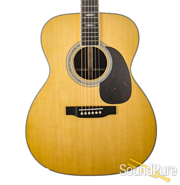 Martin J-40 Acoustic Guitar - Used — image 1