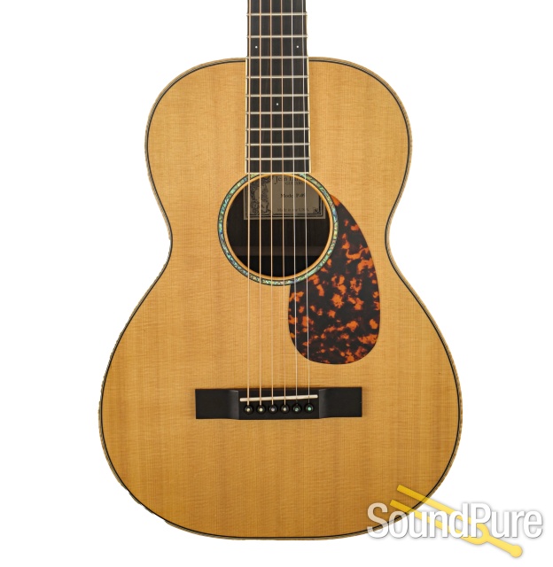 Larrivee P-09 Parlor Guitar #72355 - Used — image 1
