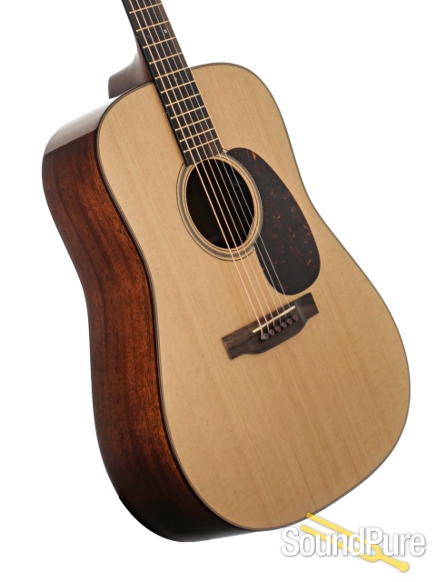 Martin Modern Deluxe D18 Guitar #2605880 - Used — image 2