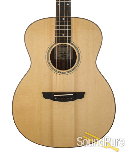 Goodall Concert Jumbo Acoustic Guitar #OMhCJ7006 - Used — image 1