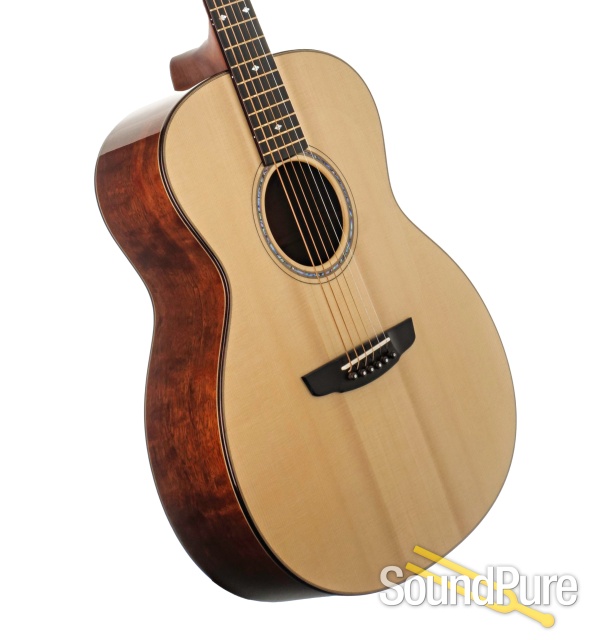 Goodall Concert Jumbo Acoustic Guitar #OMhCJ7006 - Used — image 5