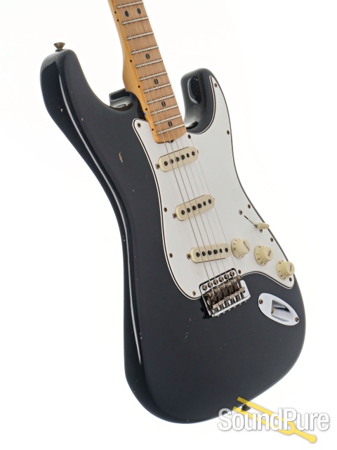 Fender CS LE '69 Black Stratocaster Guitar #CZ567108 - Used — image 2