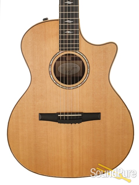 Taylor 814CE-N Nylon Guitar #1103214050 - Used — image 1