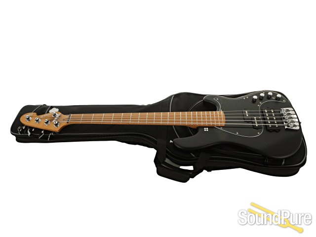 Sandberg California VM Super Light 5-String Bass #50158 — image 7