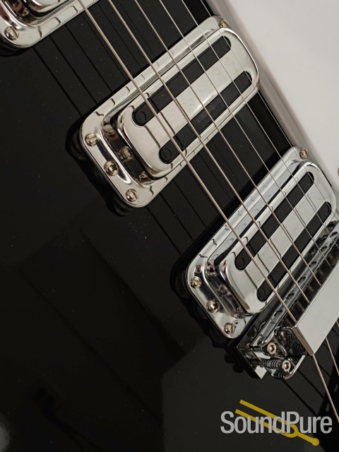 Rickenbacker 350 V63 Liverpool Jetglo Guitar #18529 - Used — image 8
