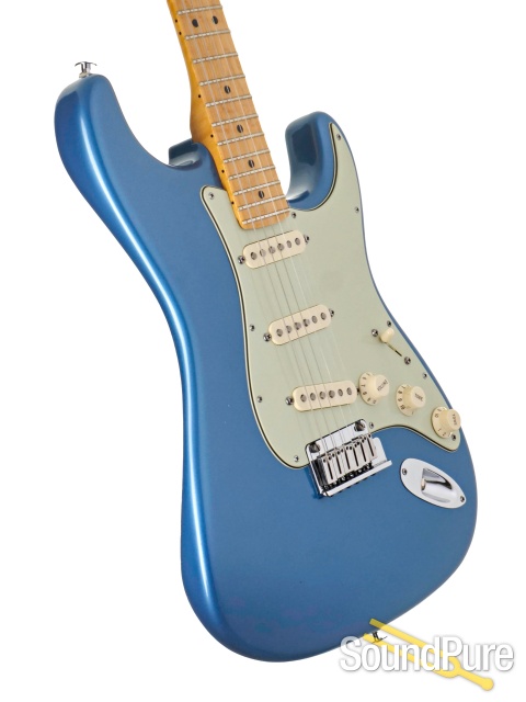 Fender Custom Shop DLX Strat Guitar #R53993 - Used — image 2