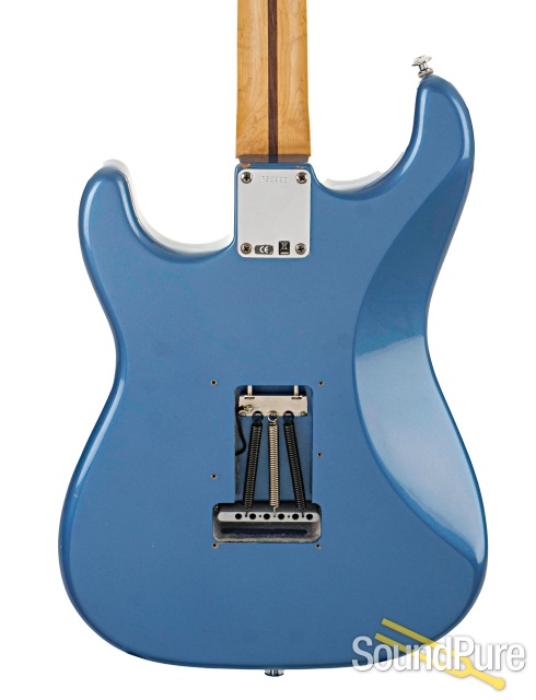 Fender Custom Shop DLX Strat Guitar #R53993 - Used — image 4