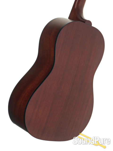 Gibson LG-2 Guitar #21045042 - Used — image 2