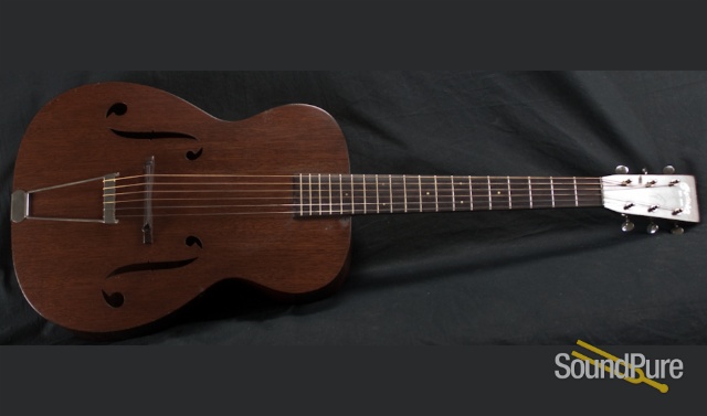 Martin 1935 Vintage R17 All-Mahogany 00 Archtop Guitar — image 3