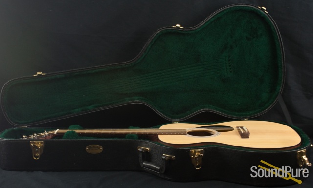 Martin OM1 Orchestra Model Acoustic Guitar - used — image 2