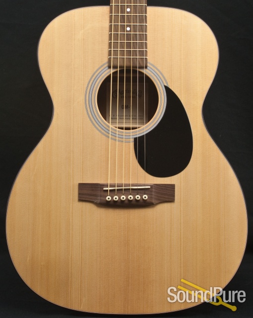 Martin OM1 Orchestra Model Acoustic Guitar - used — image 1