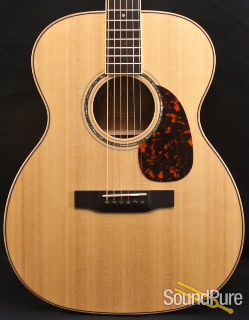 Larrivee OM-05 Acoustic Guitar - Used — image 1
