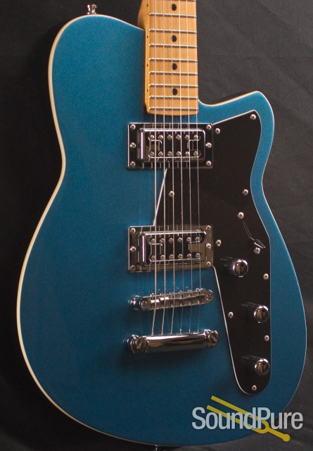 Reverend Flatroc Metallic Blue Electric Guitar - Used — image 4