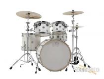 DW 5pc Design Series Maple Drum Set-Gloss White DW 5pc Design Series Maple Drum Set-Gloss White