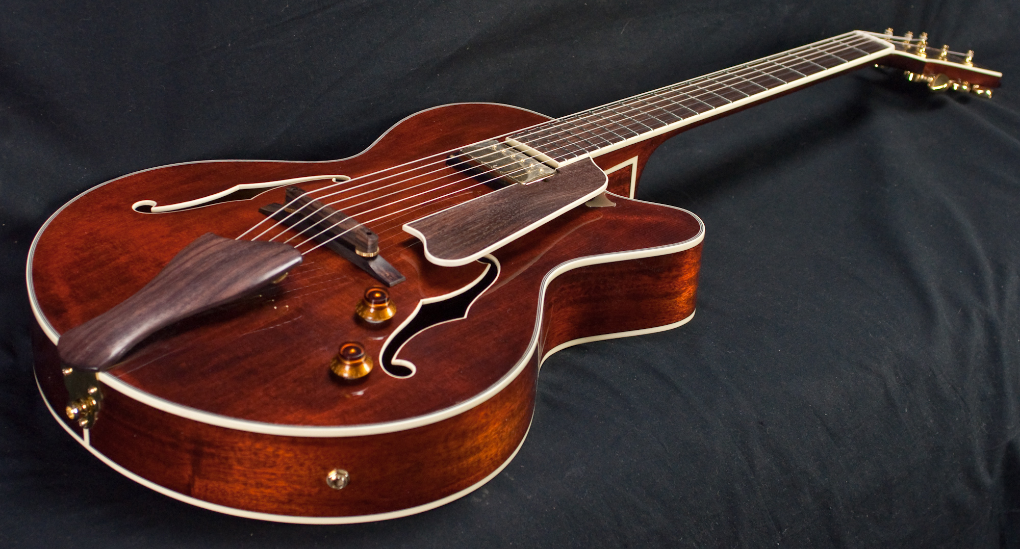 Eastman AR603CE15 Classic Archtop Electric Guitar 5021